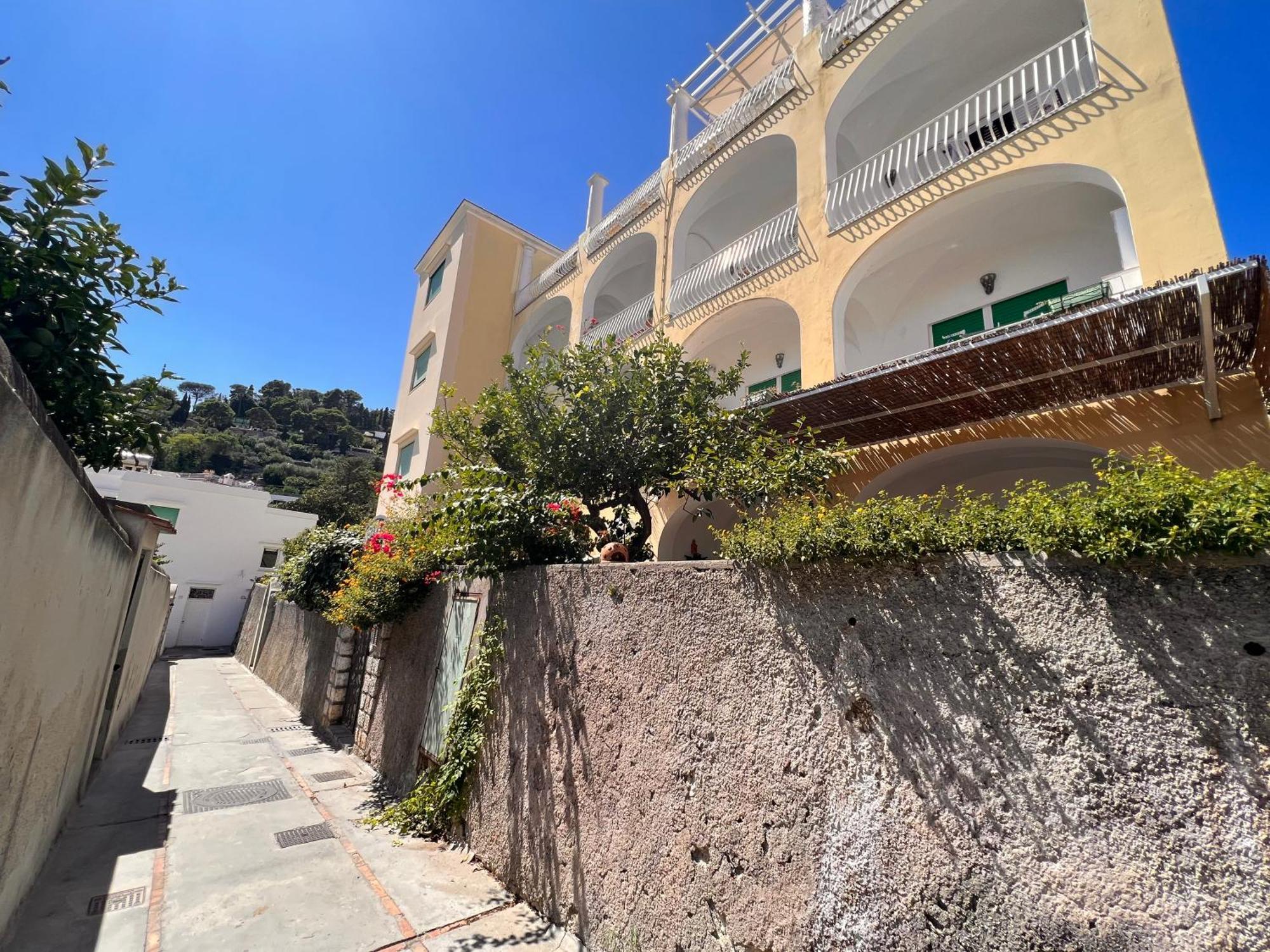 Suite Apartment Capri Con Jacuzzi In Piazzetta Ngoại thất bức ảnh