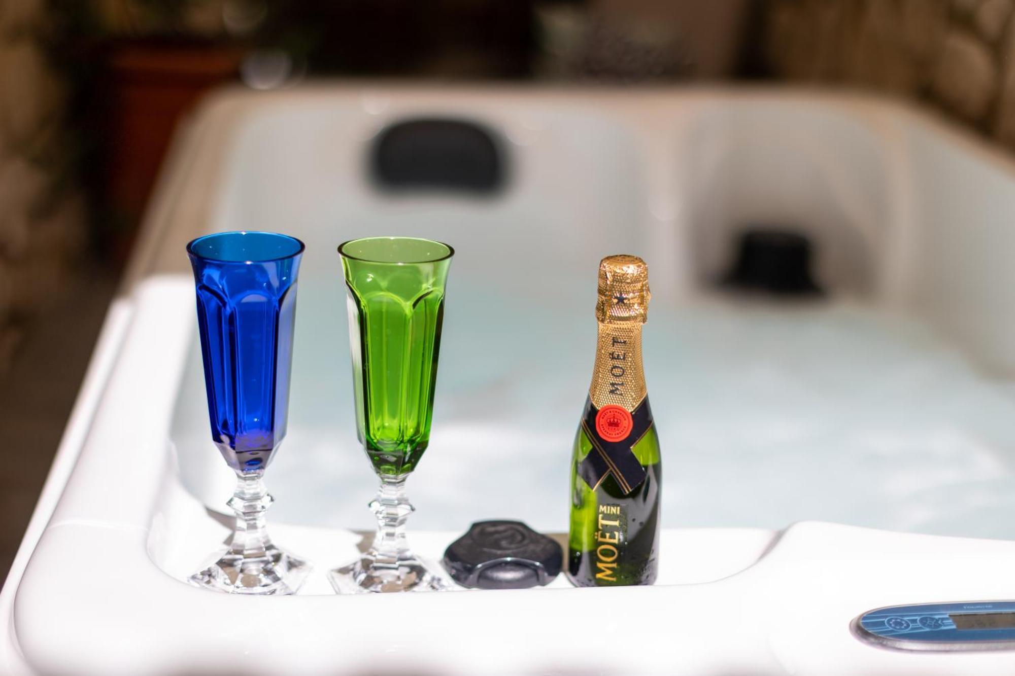 Suite Apartment Capri Con Jacuzzi In Piazzetta Ngoại thất bức ảnh